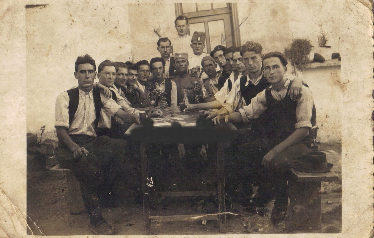 [Слика: 126177230-3862467687118596-6575016369297...n-EDIT.jpg]