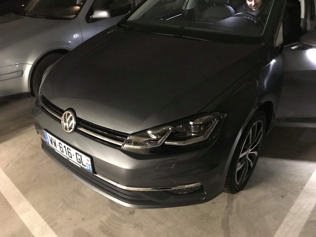 49452146-EBAF-40F1-A8E4-34E73BBB3FFA