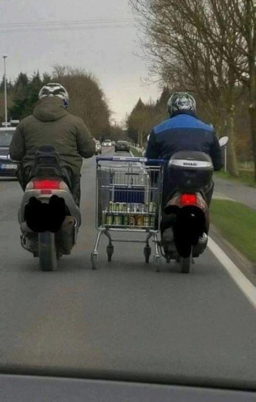 einkaufen-mit-dem-roller.jpg