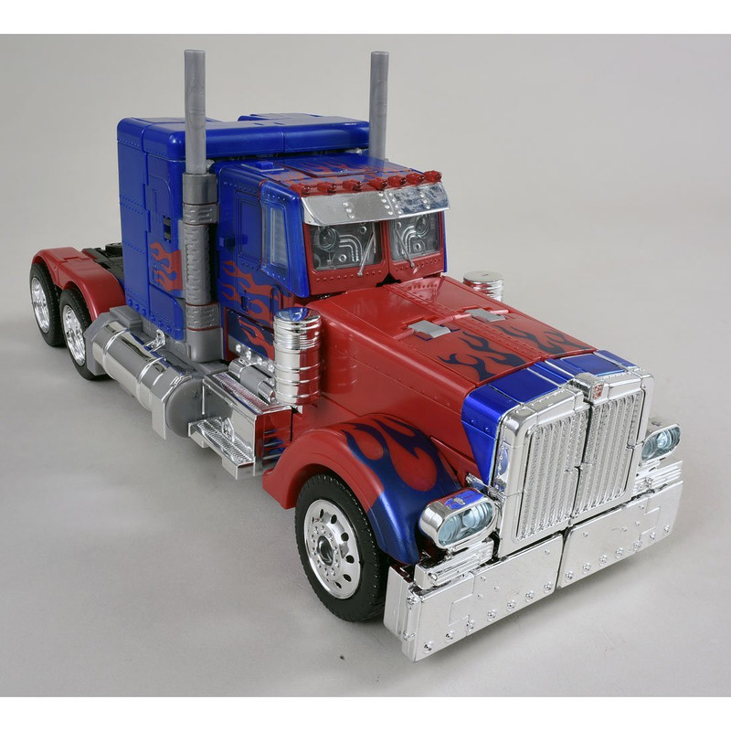Takara-TLK-EX-Optimus-Prime-03