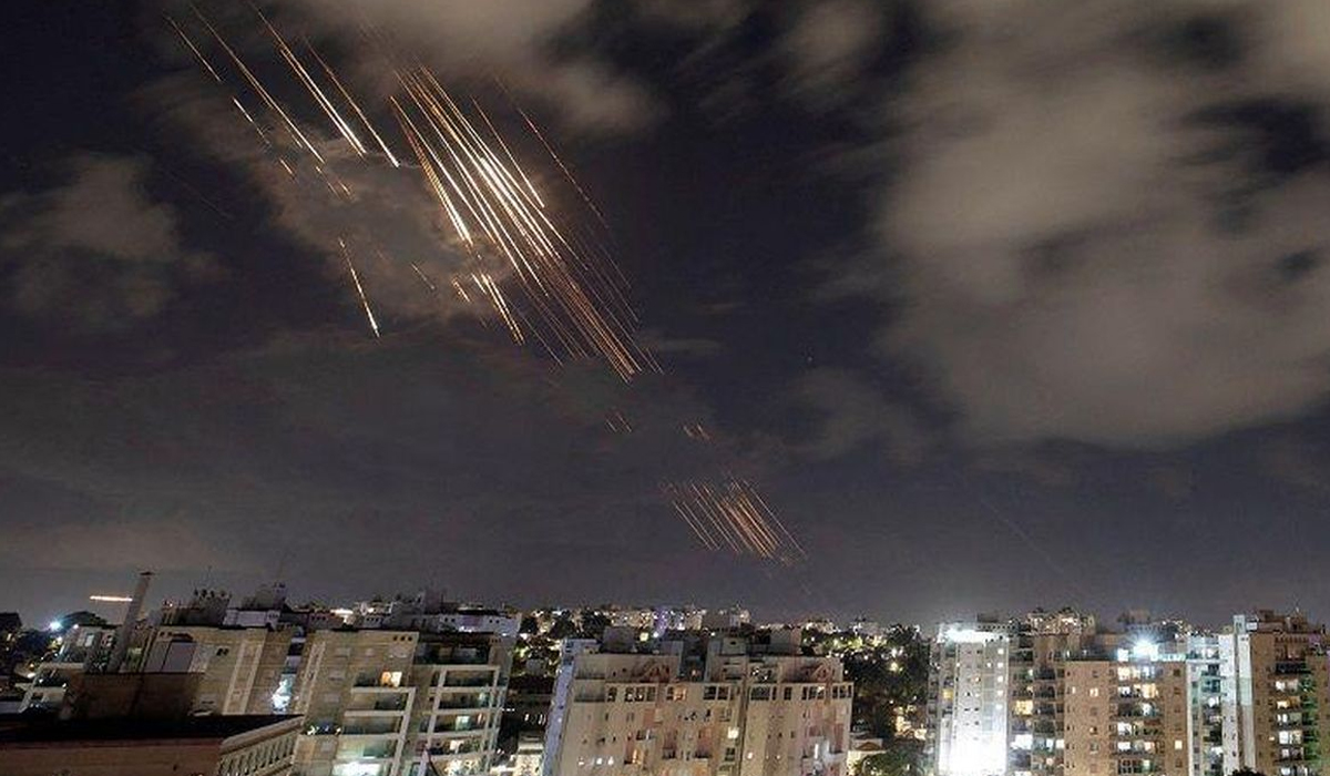 Langit Israel Membara! Iran Luncurkan Serangan Rudal ke Jantung Kota
