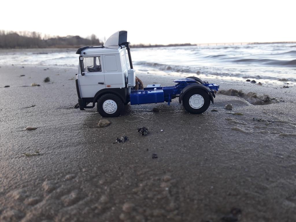 МАЗ 5432 контейнеровоз (4)