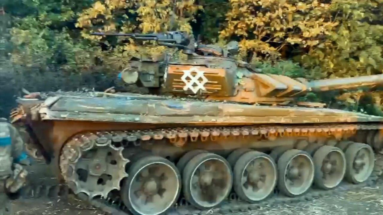 1121 T-72B Obr. 1989 capt 31 08 24