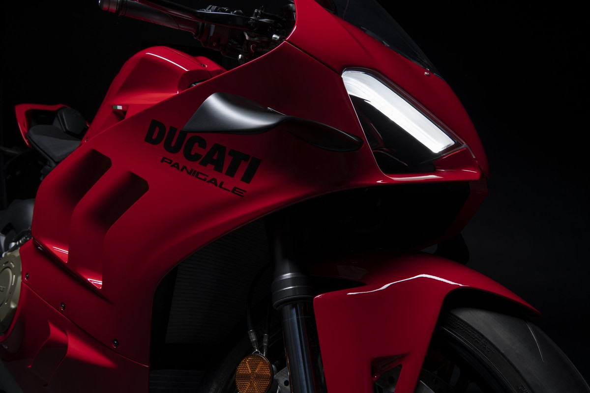 Супербайк Ducati Panigale V4 2022