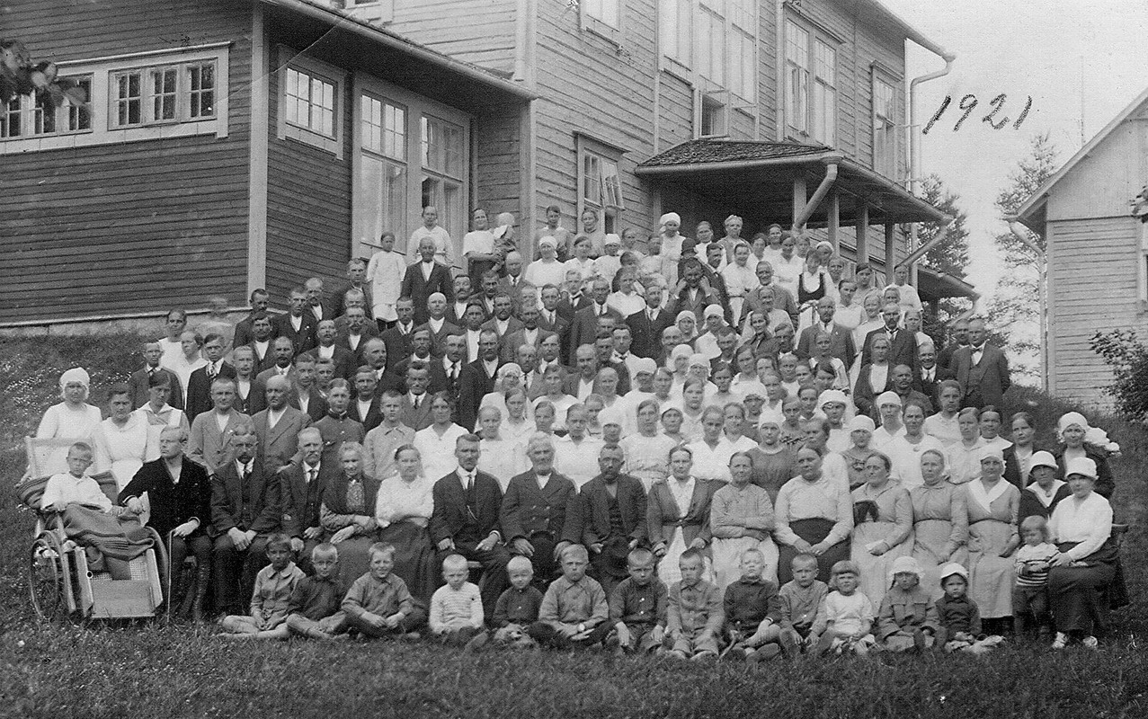 Vieraita ja henkilökuntaa