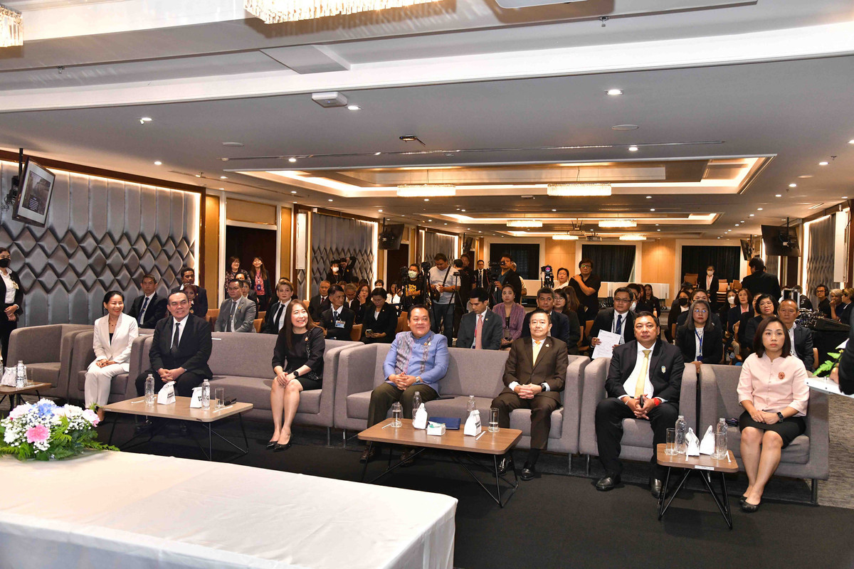 Photo-Group-2