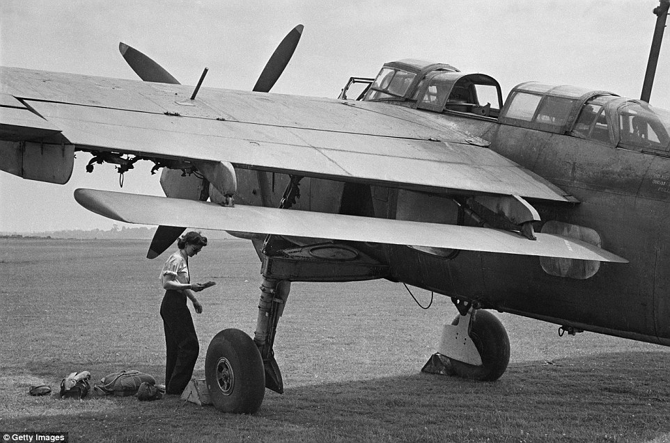 2-B46656-F00000578-3194754-Take-off-Maur