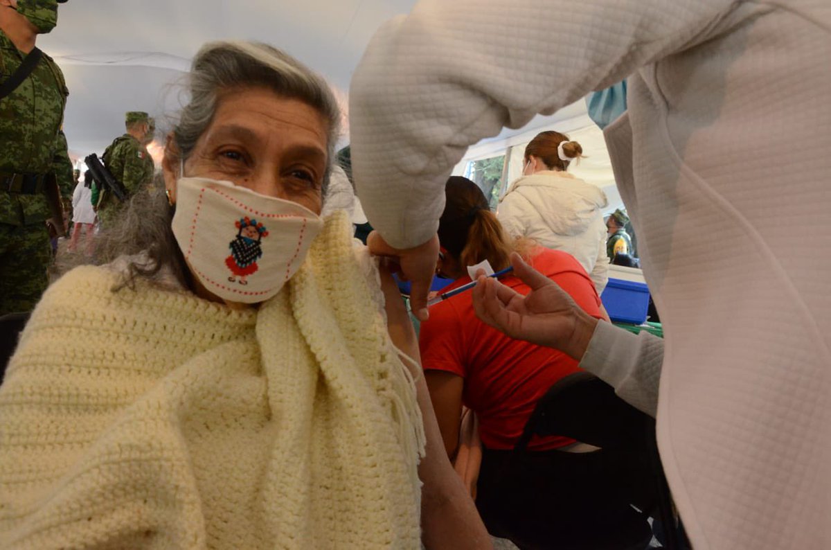 Sheinbaum ¿CDMX tendrá en enero vacuna de refuerzo para personas de 40 y más?