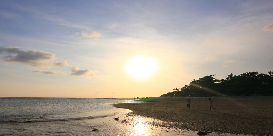 Menelusuri Pesona Pantai Cibuaya yang Sangat Terkenal dan Indah