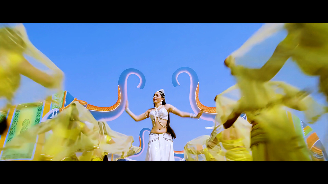 Tamanna Hot Song From Himmatwala Naino Main Sapna 4K (Best Quality).mp4_snapshot_01.43_[2021.04.05_1