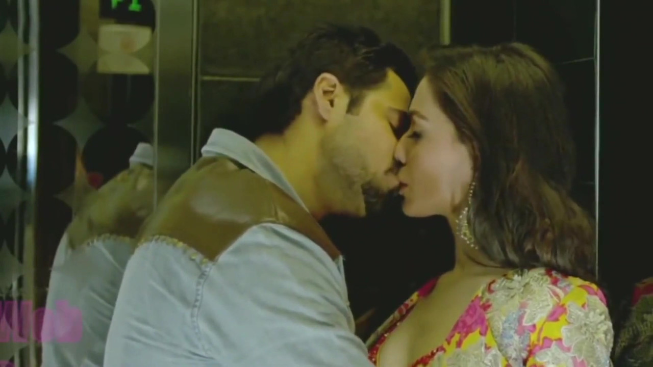 [Image: kisss-05.jpg]