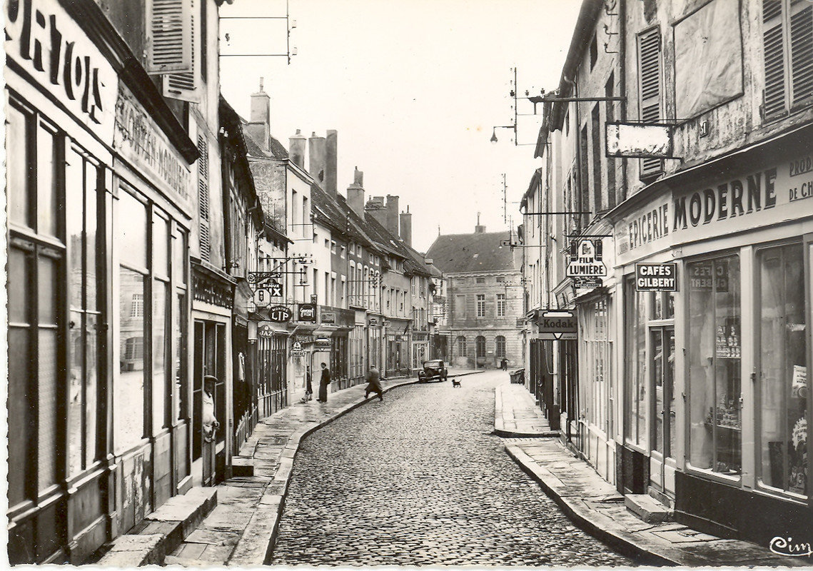 Saulieu, rue du marché (1)