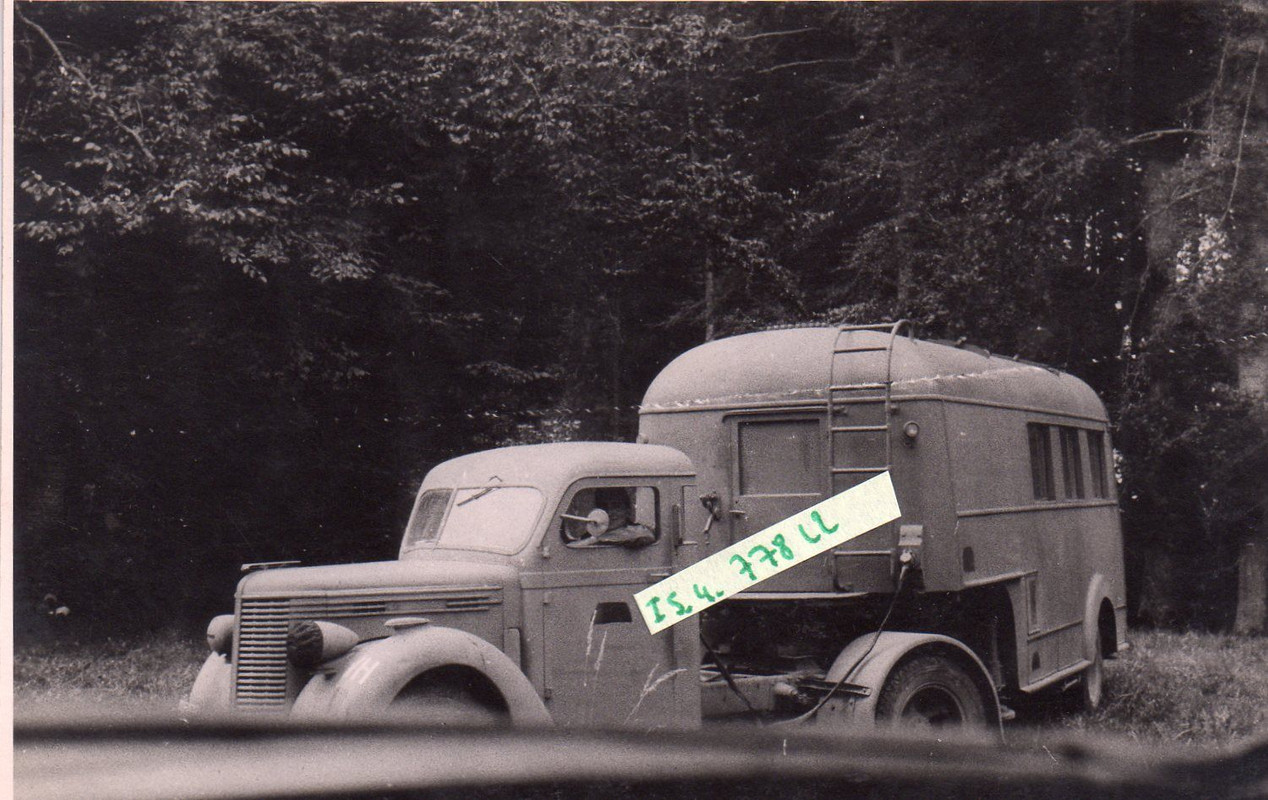 Wehrmacht LKW mit Anhänger Normandie 1941