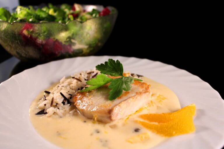 Kabeljau mit einer grünen Pfeffer-Orangensauce und Wildreis Kabeljau mit einer grünen Pfeffer-Orangensauce und Wildreis