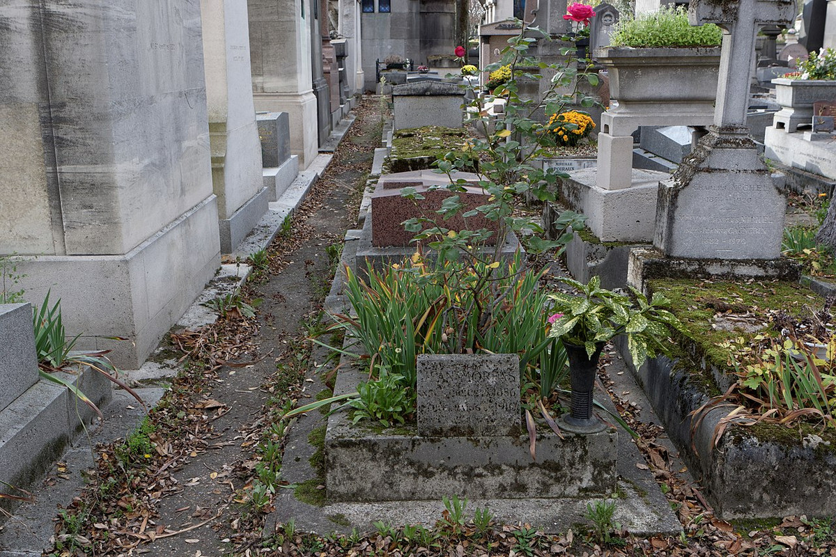 Père-Lachaise_-_Division_89_-_Moréas_02