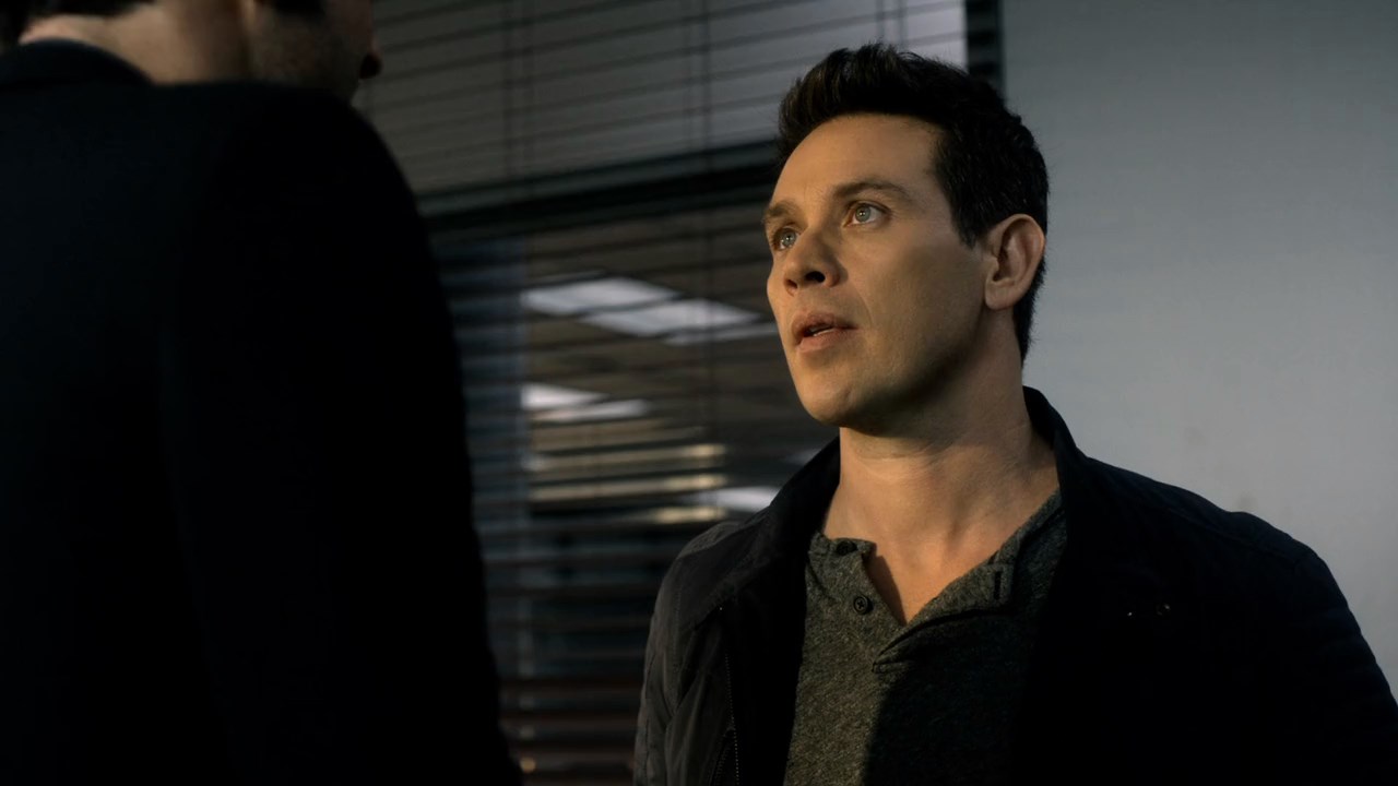 Lucifer (2016) Season 1 [Hindi + English] WebRip 480p 720p ESub - Complete Screenshot