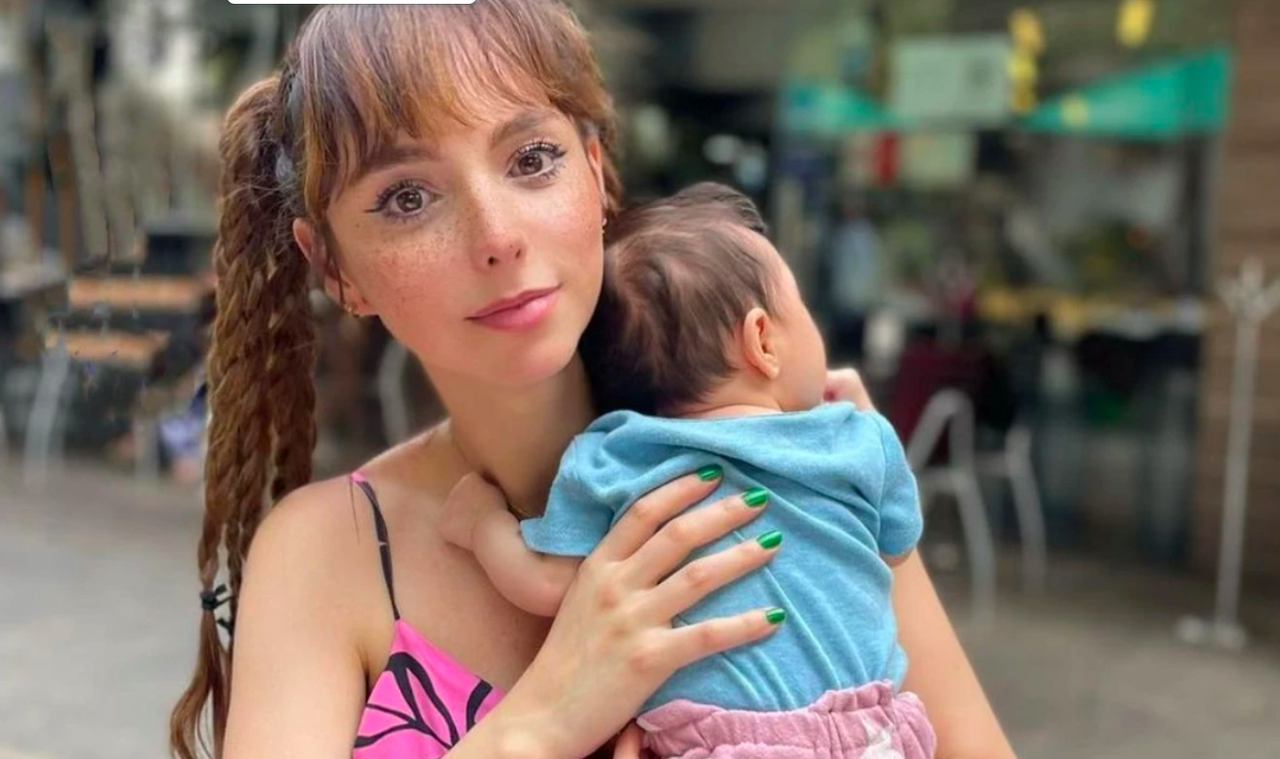 Natalia Téllez revela el rostro de su bebé por primera vez