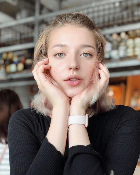 Eloise-Forger.jpg