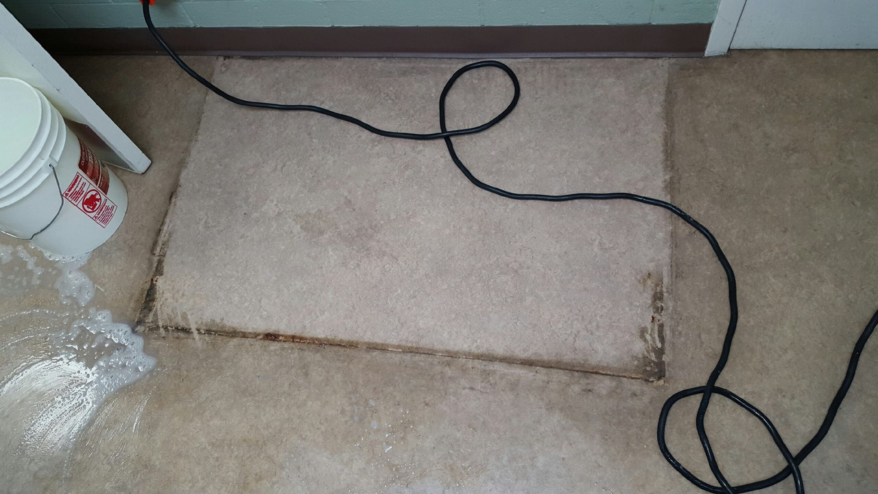 Upholstery cleaning (3)