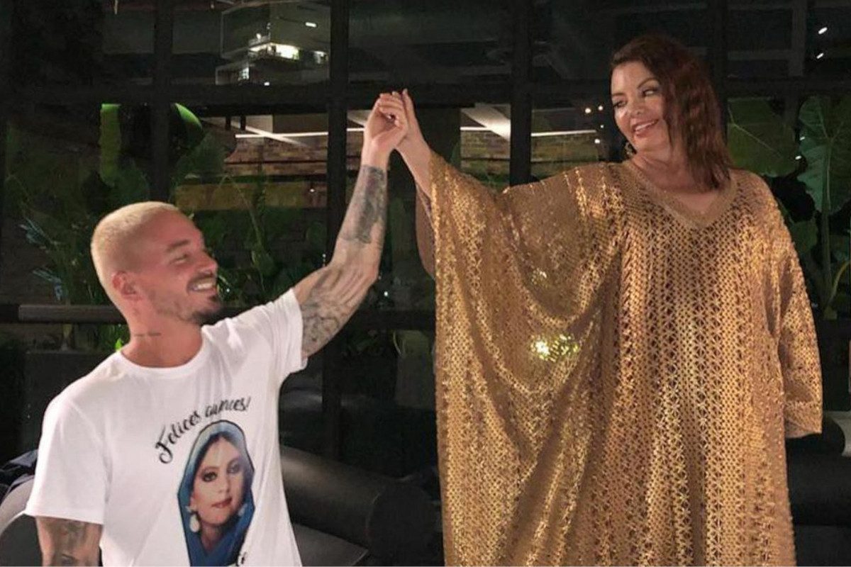 J Balvin sorprende a su mamá en el hospital y le dedica un emotivo mensaje