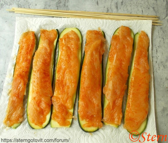 Шашлык из куриного филе с цукини и сыром