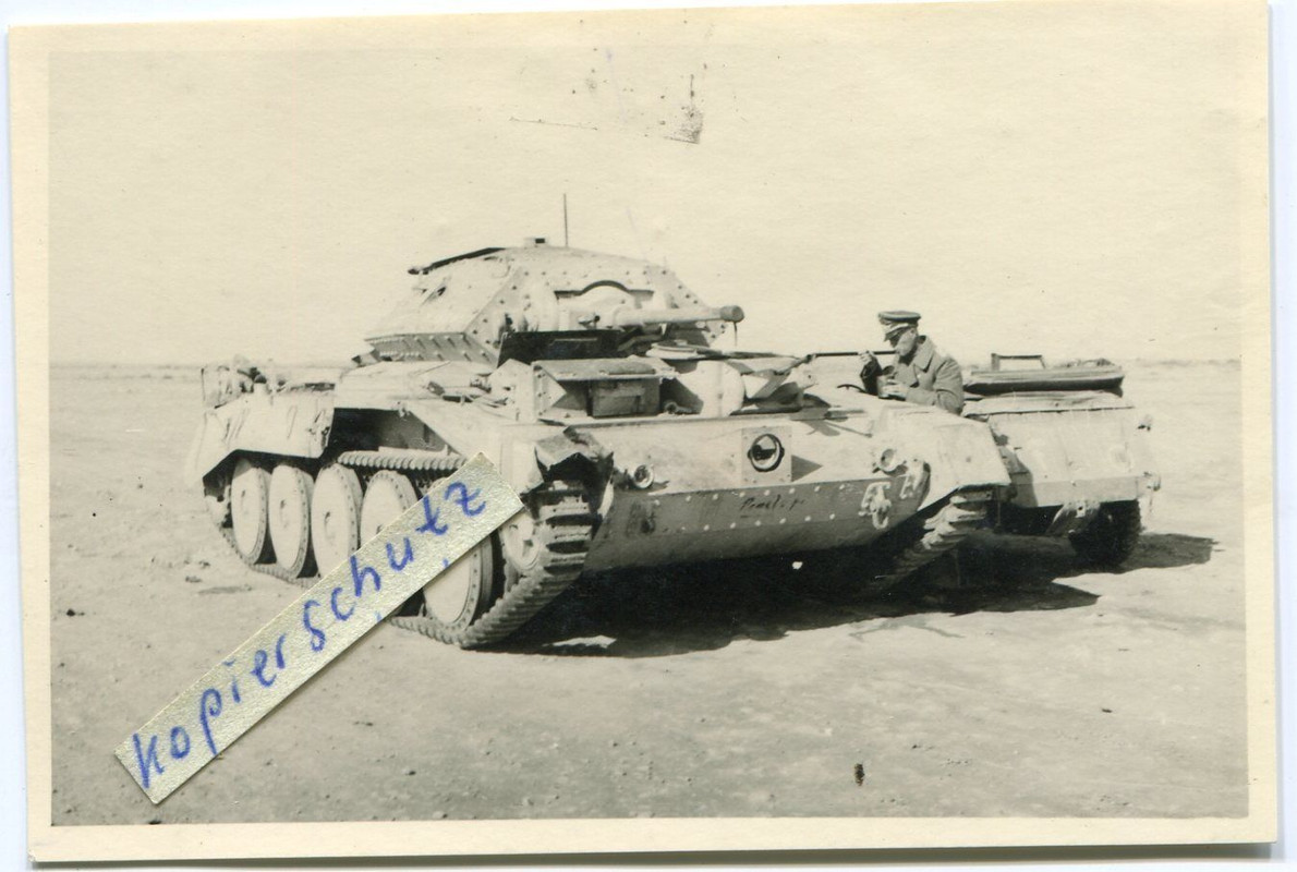 Panzer aus England und VW-Kübel in Afrika beim A