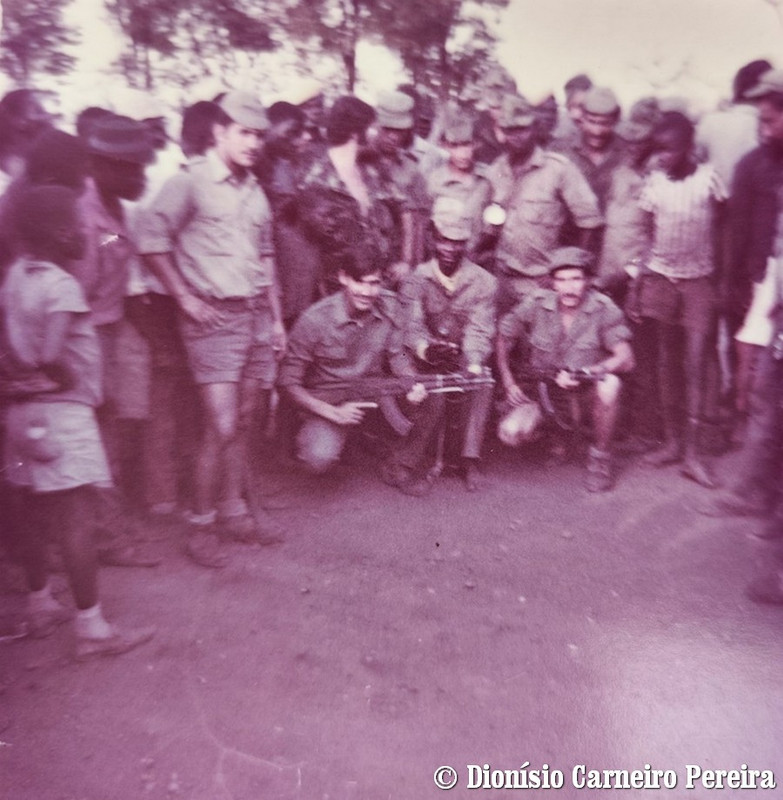 Com-guerrilheiros-da-Frelimo-1