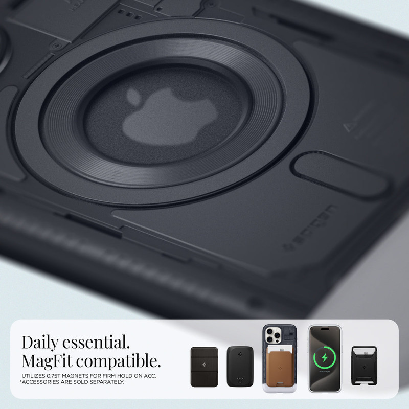 Detalle del forro Spigen Classic C1 mostrando el anillo MagSafe y los bordes elevados.
