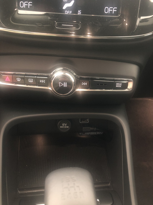 6559E1FE-69C8-491F-A6DC-2C75F94ED036