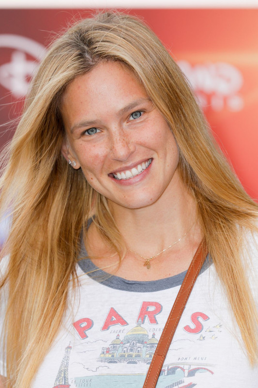 bar-refaeli-at-marvel-summer-of-super-heroes-opening-at-disneyla