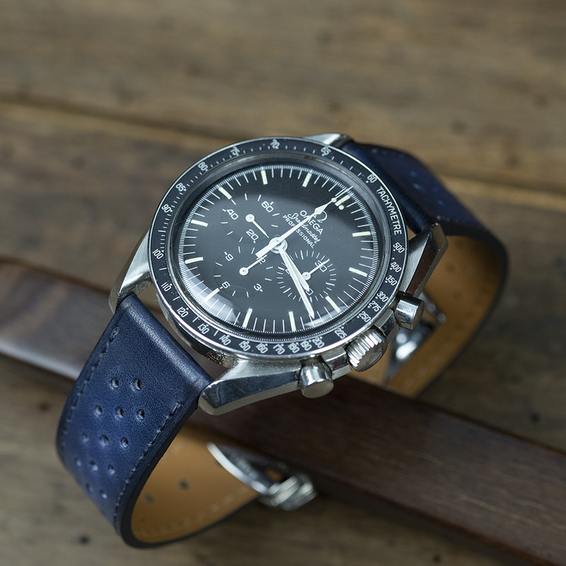 Feu de Speedmaster - tome 12 - Page 32 Navy-blue-patina-for-speedmaster