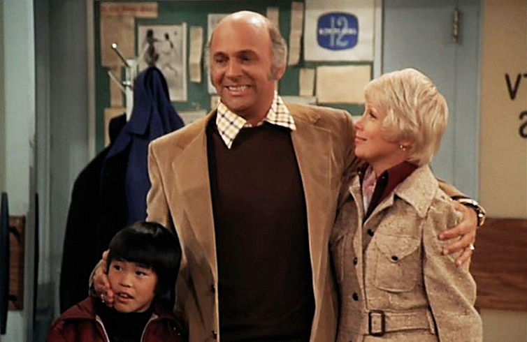 AIRPLANE-MARY-TYLER-MOORE-1-B-FOTOR-1.jpg