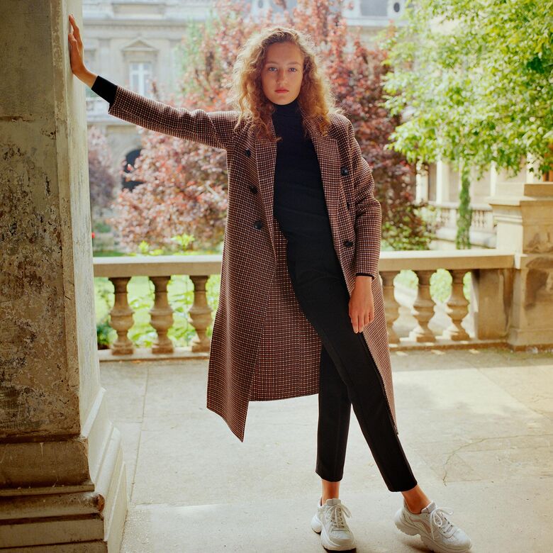 AE4B3C3A-2A1A-4751-B96C-39EF59D54EFF