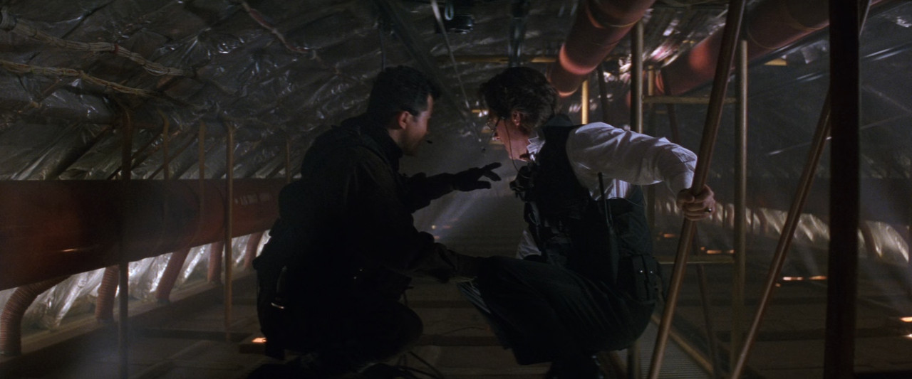 Executive Decision 1996 (1080p x265 10bit Tigole