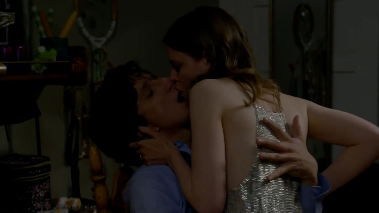 Love.S01_compilation.00_07_23_07.Still043