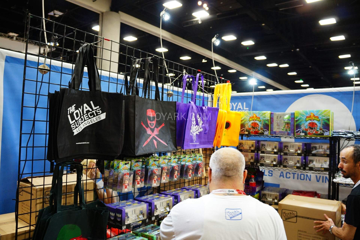 SDCC2015-The-Loyal-Subjects-019