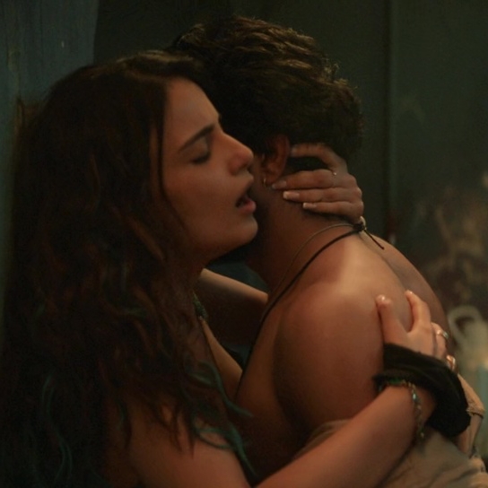 hot-scene-of-radhika-madan-in-saas-bahu-aur-flamingo