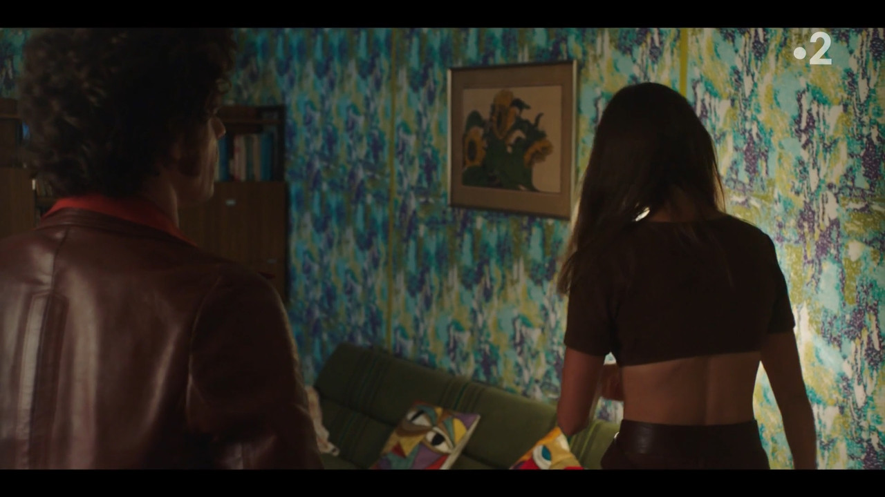 2022-05-13_21_10_Fr2_Les-petits-meurtres-d-Agatha-Christie-70-s_3x2_La-chambre-noire.mp4_snapshot_01