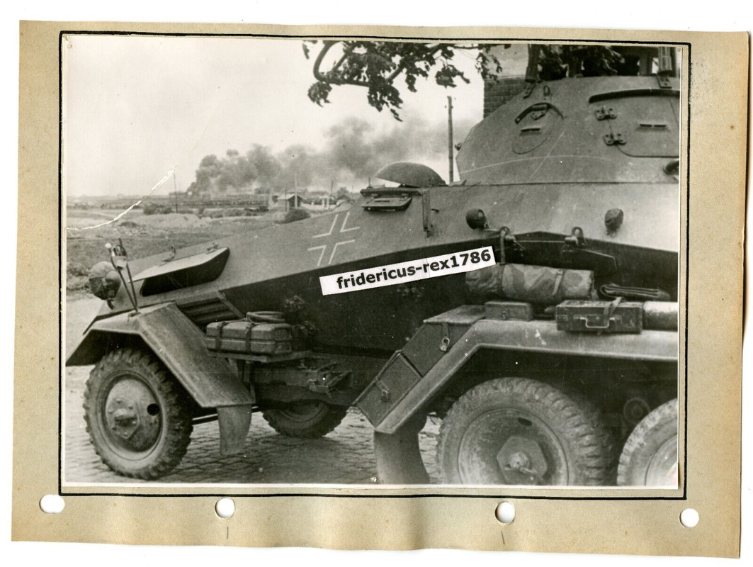 H45 Foto 1. PzSpKp schw Panzerspähwagen Sd.Kfz. 232 6Rad an der Front Ausrüstung