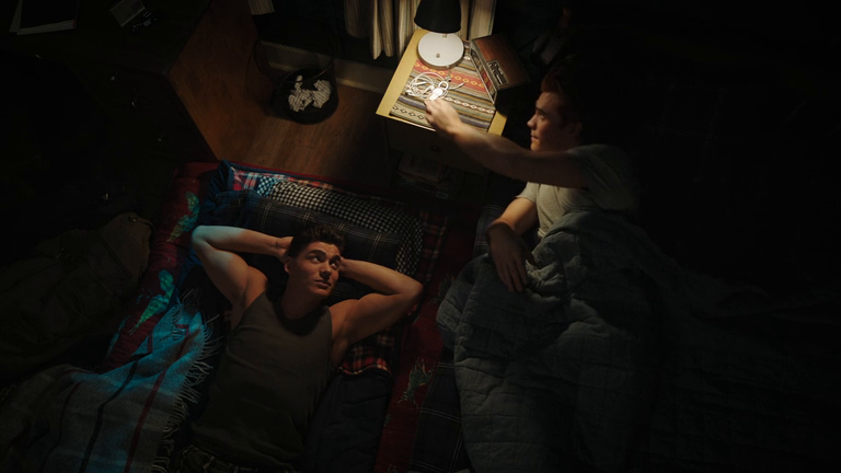 Riverdale.S05E01.L.ultimo.ballo.WEBRip.ITA.ENG.AAC.x264-BlackBit[screenshot 7]