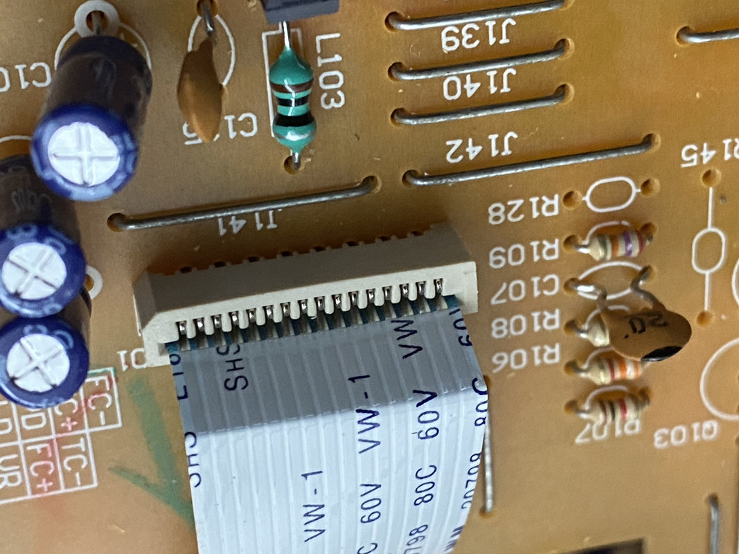 How to Remove Connectors from Circuit Board (White and Ribbon Style) r/AskElectronics