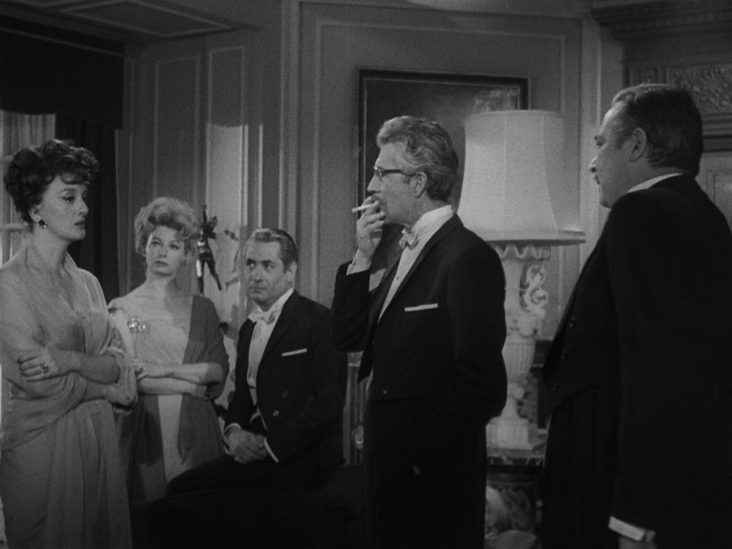 The Exterminating Angel (1962) Criterion.mkv_snapshot_00.29.38_[