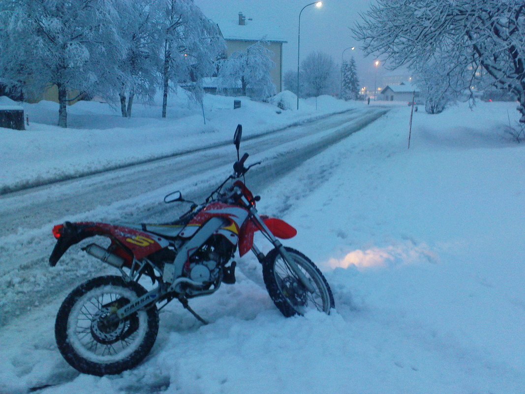 Ma Moto - Neige (13.2.2009) 01