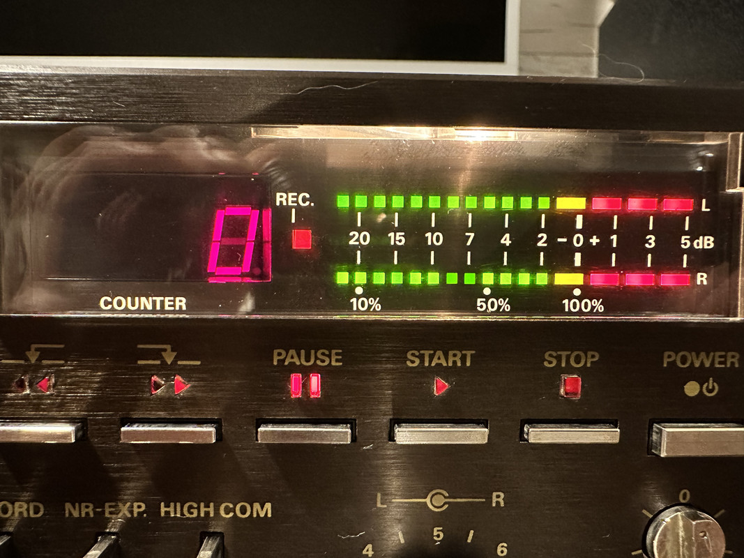 1E445AB7-3DEB-4FE5-BEBE-E572C2AB1F75