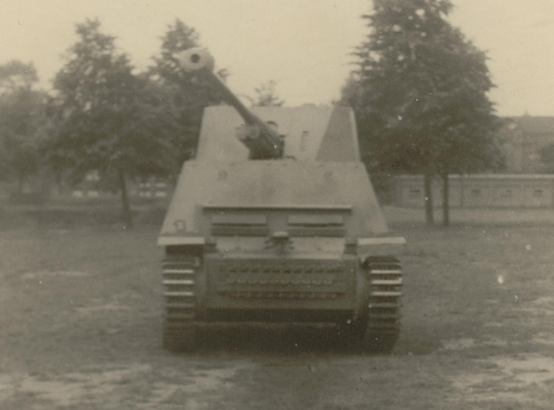 Foto, Panzer, Panzerjäger MARDER II  , im Kasern