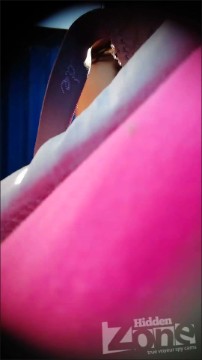 [Image: Voyeur15105093327.jpg]