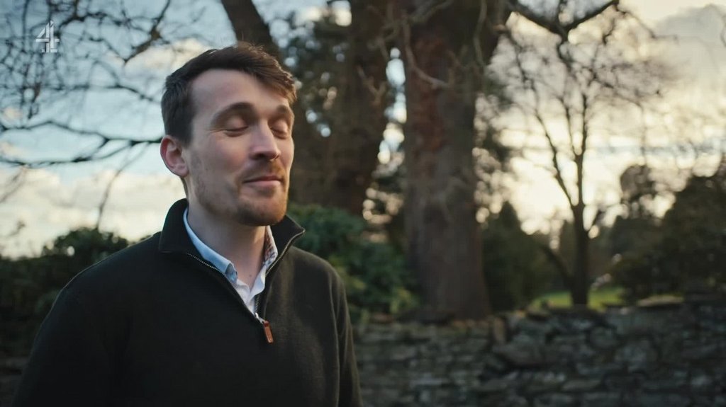 [Image: nakefpc697e2.jpg]