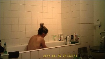 [Image: Voyeur48095100125.jpg]