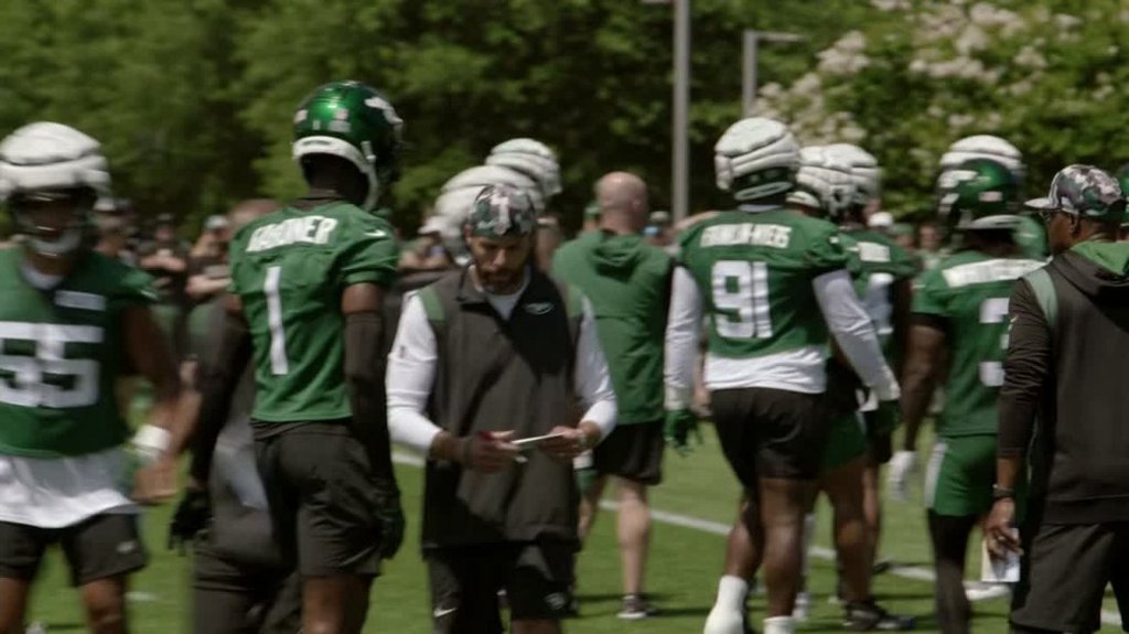 [Image: f2aaxry8y7l2.jpg]