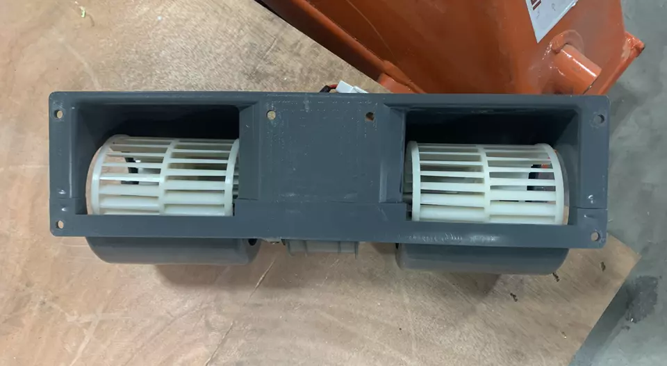 New A/C Universal Blower Motor - 2 Vents - 12V - Picture 2 of 7